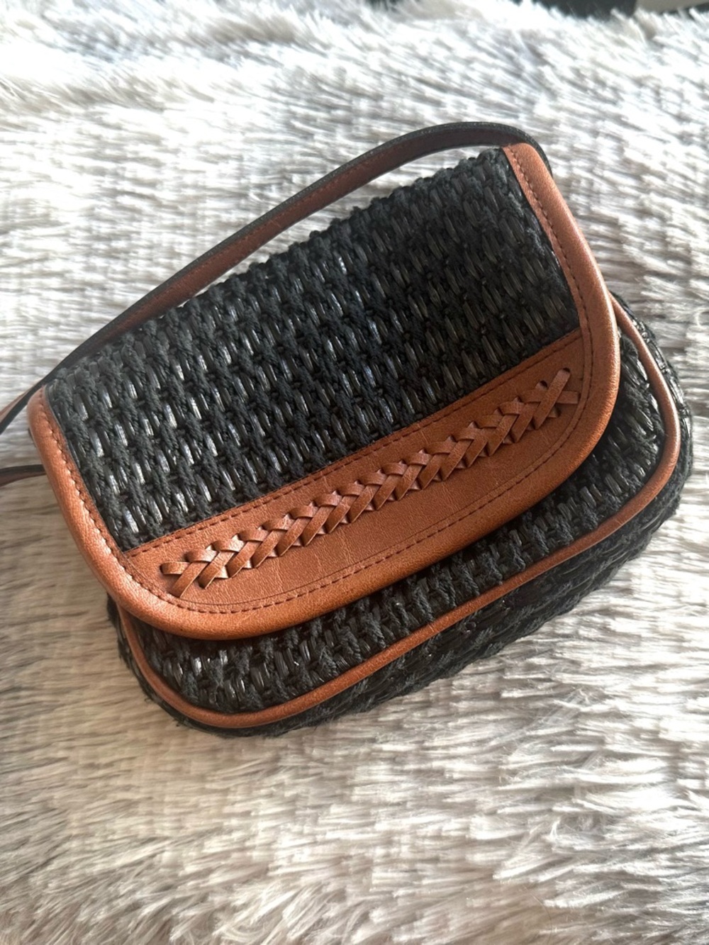 Amanda Smith Crossbody Bag in Black and Brown Woven Vegan Leather - Picture 4 of 12